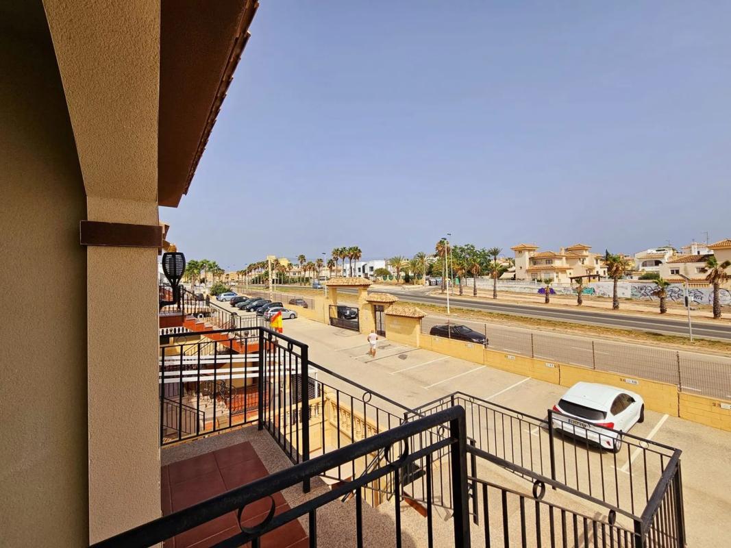 Venta de piso en Calle silvia Martinez Santiago, 6, Torrevieja
 photo 4
