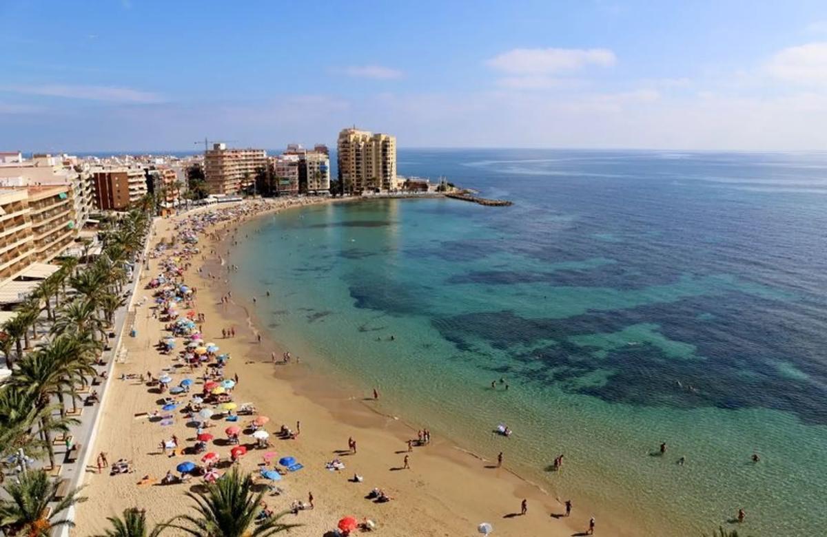 Venta de ático en  Calle Parodi Hermanos s/n, Torrevieja photo 2