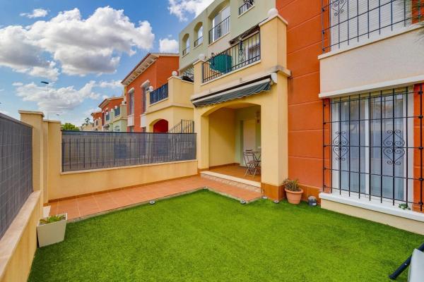 Independent chalet for sale in Avenida de la Mancha, 12, Torrevieja
 photo 4