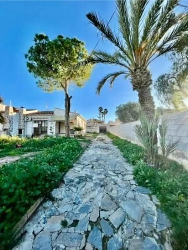 Продажа отдельного шале в  Calle Áncora, Торревьеха photo 3