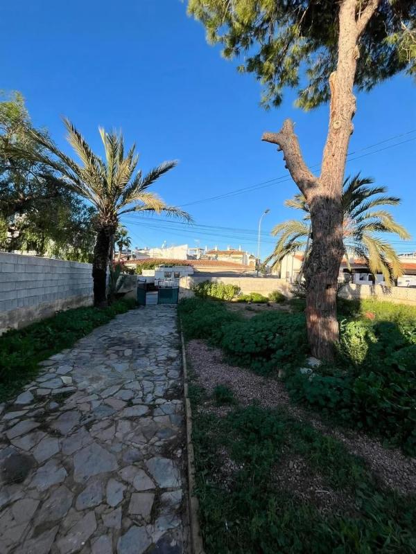 Продажа отдельного шале в  Calle Áncora, Торревьеха photo 4