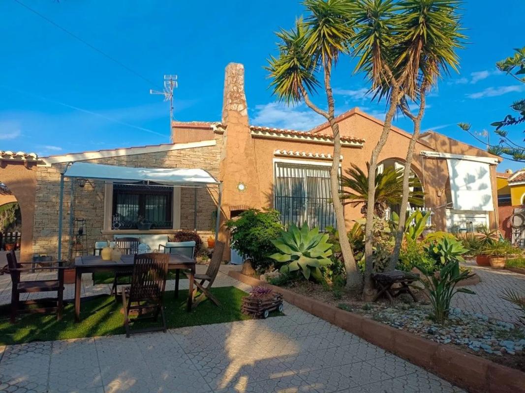 Продажа отдельного шале в Barrio Aguas Nuevas, Торревьеха photo 1