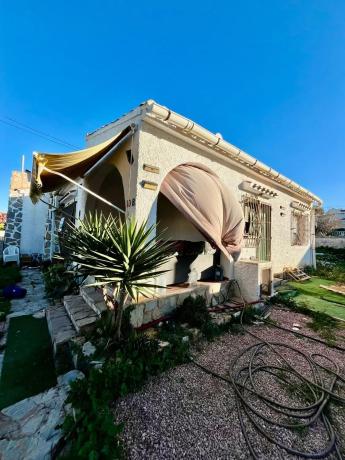 Chalet independiente en venta en Calle Áncora, 10, Torrevieja
photo 1