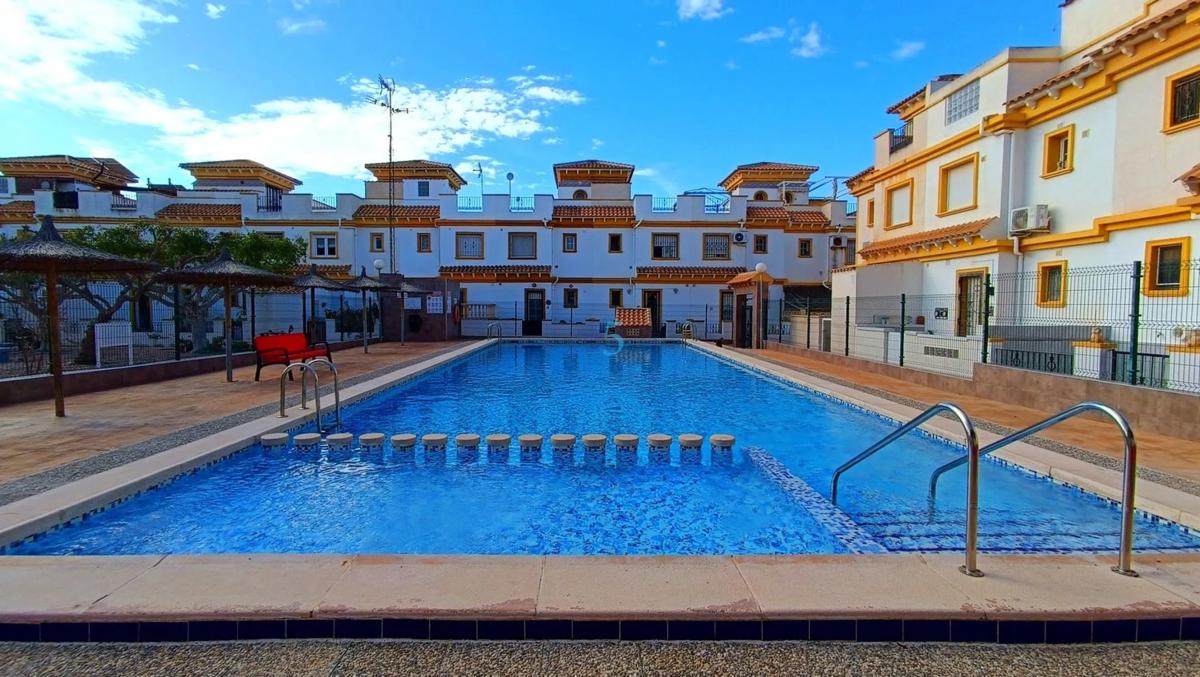 Sprzedaż niezależnego domku jednorodzinnego w  Barrio Aguas Nuevas, Torrevieja photo 2