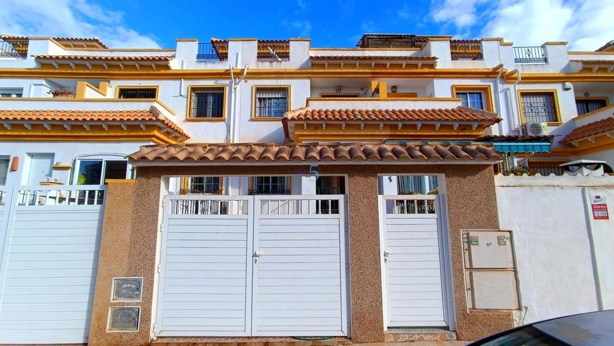 Sprzedaż niezależnego domku jednorodzinnego w  Barrio Aguas Nuevas, Torrevieja photo 3