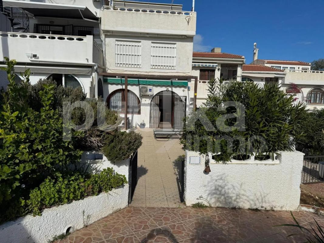 Venta de chalet adosado en Calle Minerva , Torrevieja photo 1