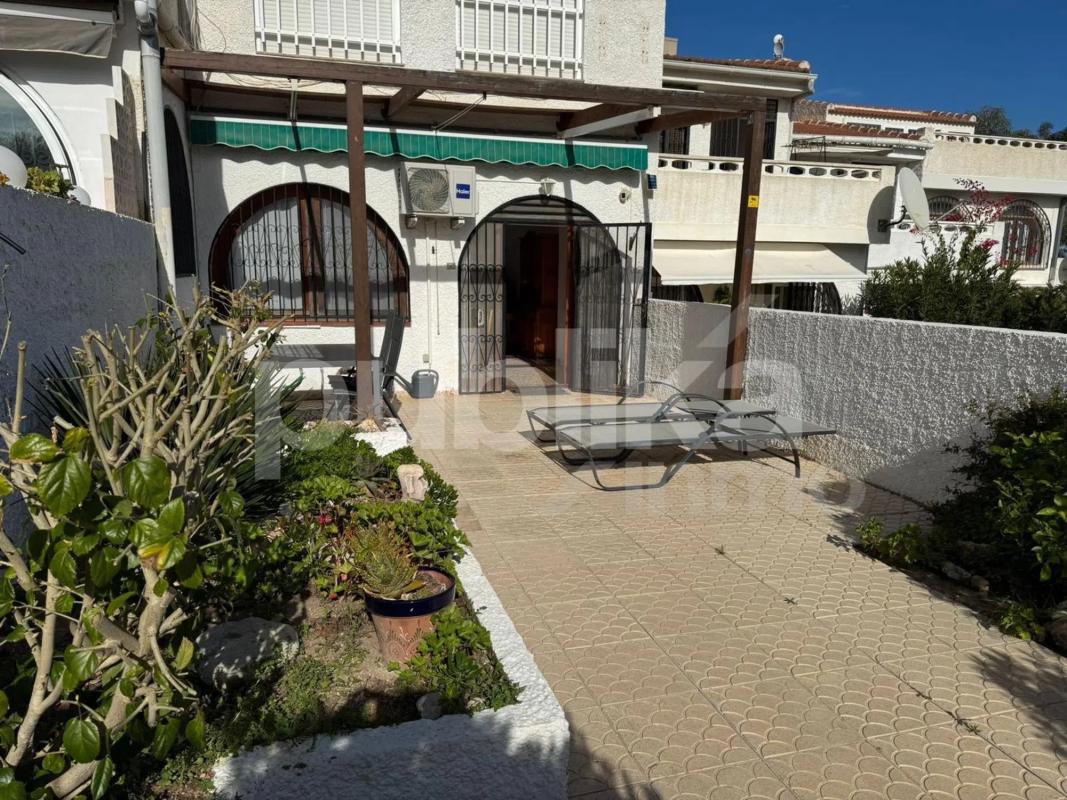 Venta de chalet adosado en Calle Minerva , Torrevieja photo 3