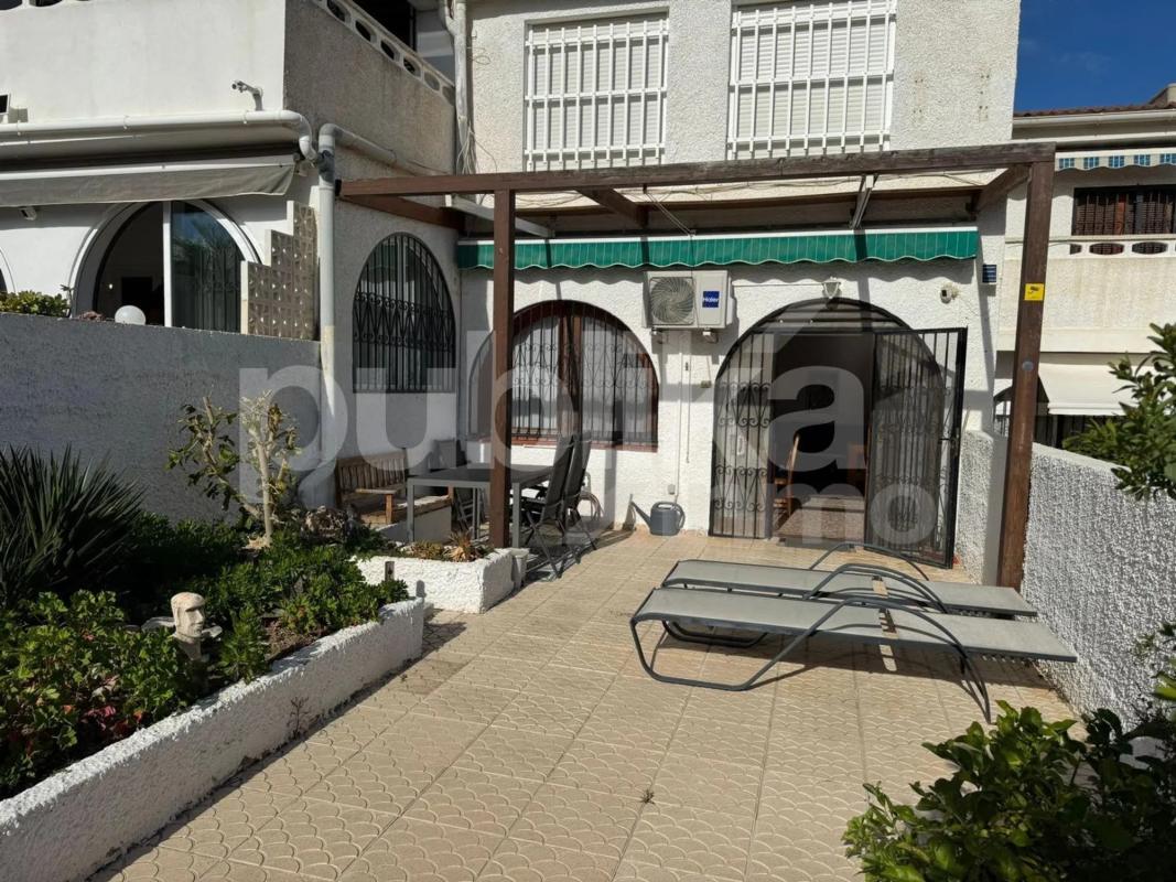 Venta de chalet adosado en Calle Minerva , Torrevieja photo 5