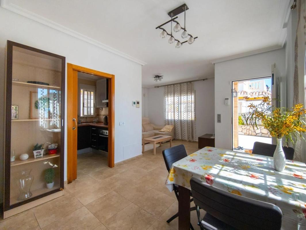 Sprzedaż niezależnego domku jednorodzinnego w  Barrio Torreblanca, Torrevieja photo 4