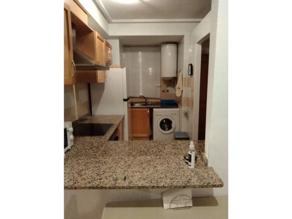 Sale of flat in Calle Caritas, 2, Torrevieja
 photo 4