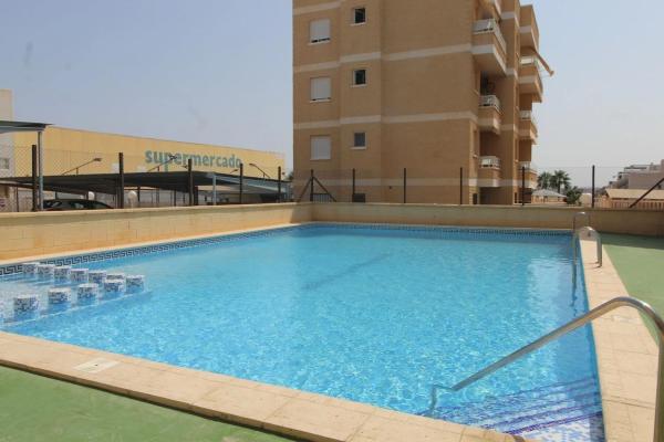 Sale of flat in Calle Maite Pagazaurtundua Ruiz, Torrevieja
photo 1