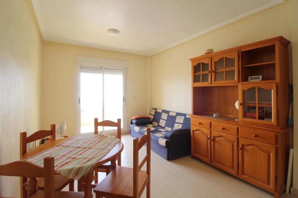 Sale of flat in Calle Maite Pagazaurtundua Ruiz, Torrevieja
 photo 4