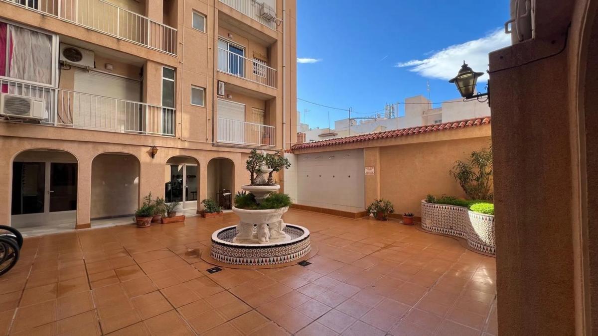Sale of studio in Calle Paralela Estocolmo, 20, Torrevieja photo 3