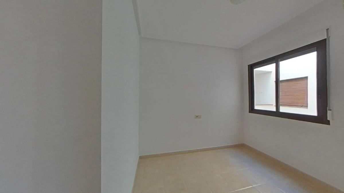 Venta de piso en Calle Poeta Rabindranath Tagore, Torrevieja
 photo 2