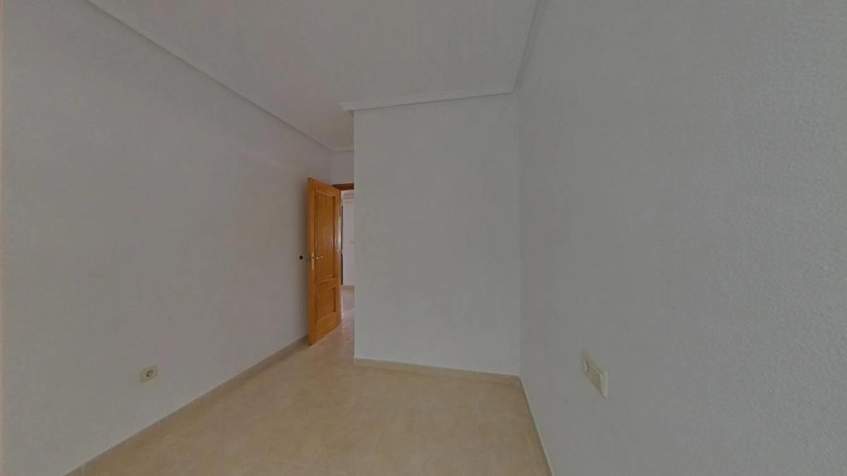 Venta de piso en Calle Poeta Rabindranath Tagore, Torrevieja
 photo 3