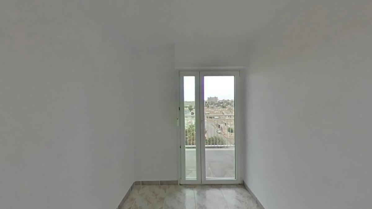 Venta de piso en Avenida Alfredo Nobel, Torrevieja
photo 3