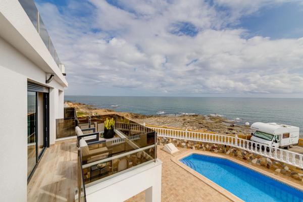Chalet independiente en venta en Paseo Navarra, 2, Torrevieja
 photo 2
