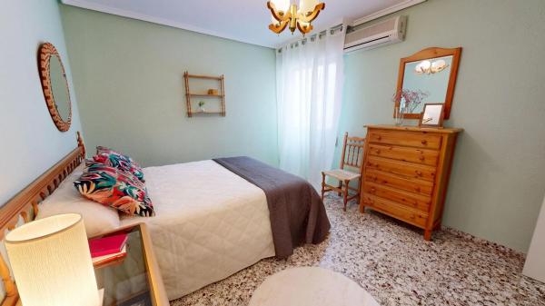 Sale of flat in Barrio Playa de los Locos, Torrevieja
thumbnail 2