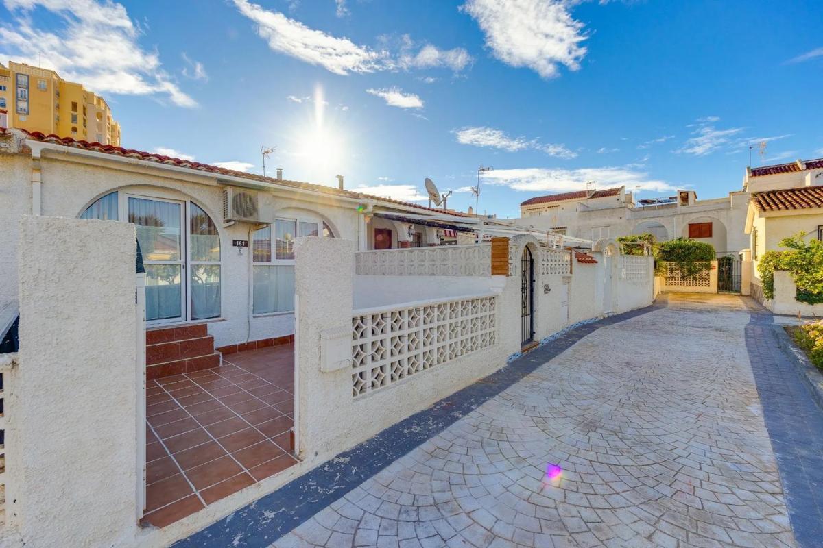 Venta de chalet independiente en Plaza del Cóndor, 8, Torrevieja
 photo 5