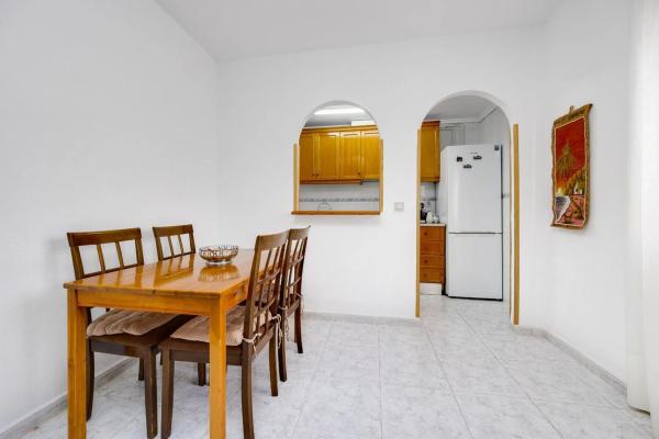 Venta de piso en Calle Camilo José Cela, 40, Torrevieja
 photo 1