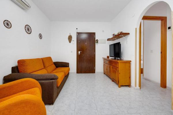 Venta de piso en Calle Camilo José Cela, 40, Torrevieja
 photo 3