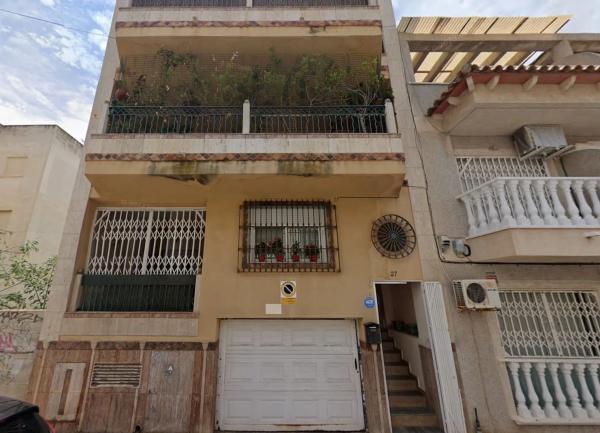 Venta de piso en Calle Pola de Siero, 27, Torrevieja
 photo