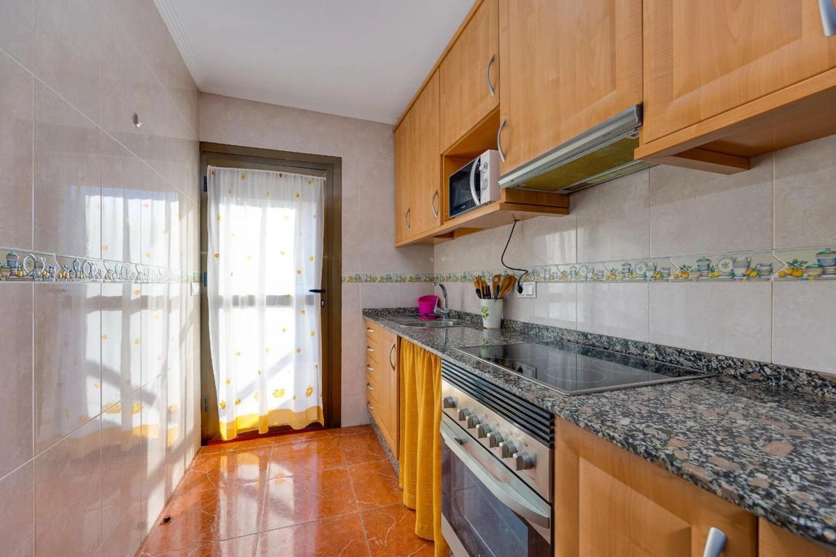 Sale of independent chalet in Plaza del Cóndor, 8, Torrevieja
photo 5