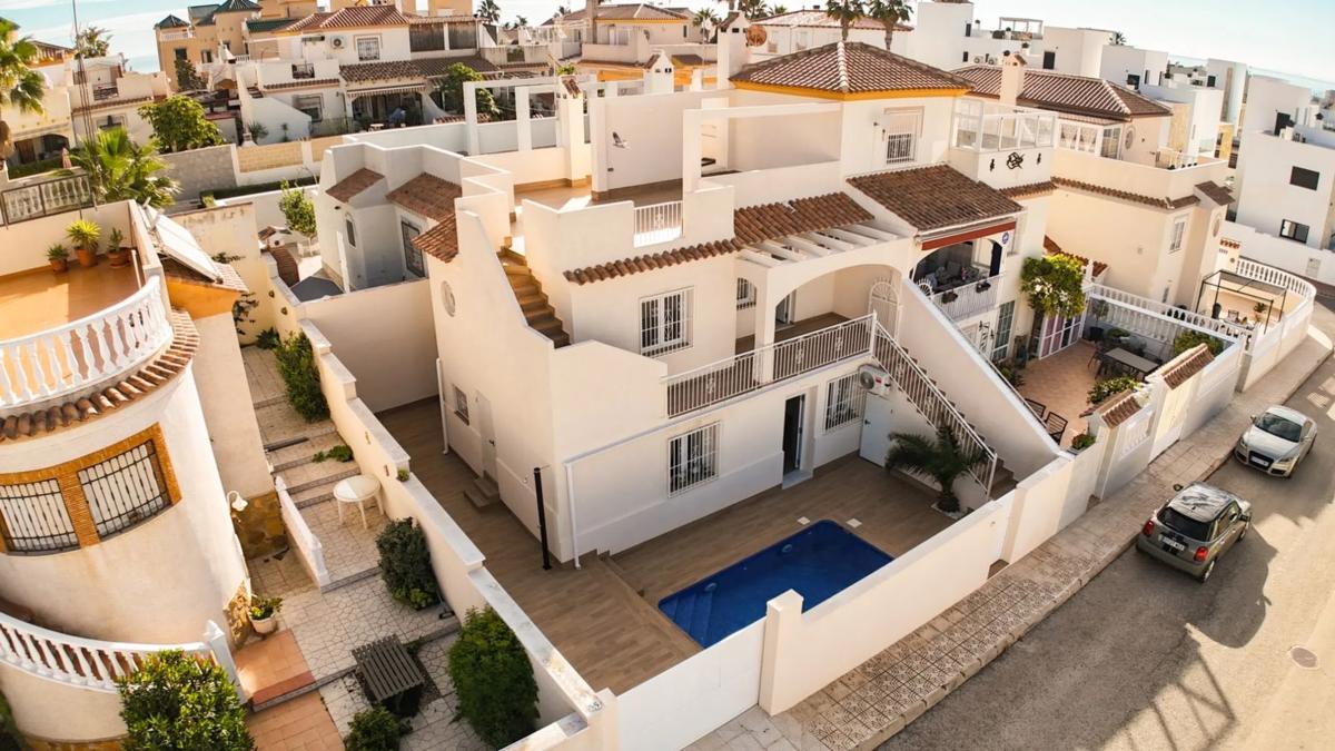 Venta de chalet independiente en Barrio Miramar - Torre del Moro, Torrevieja
photo 2