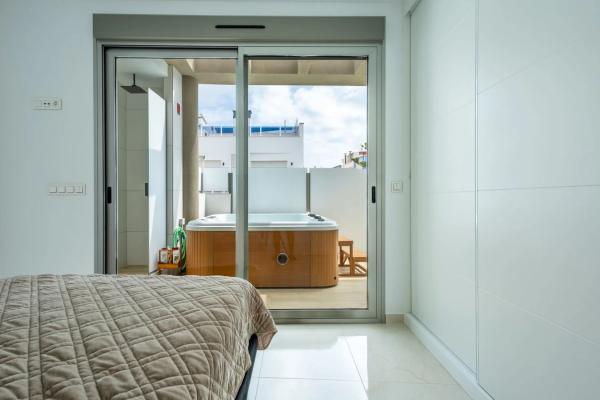 Ático en venta en  Avenida Doctor Mariano Ruiz Canovas, Torrevieja photo 2