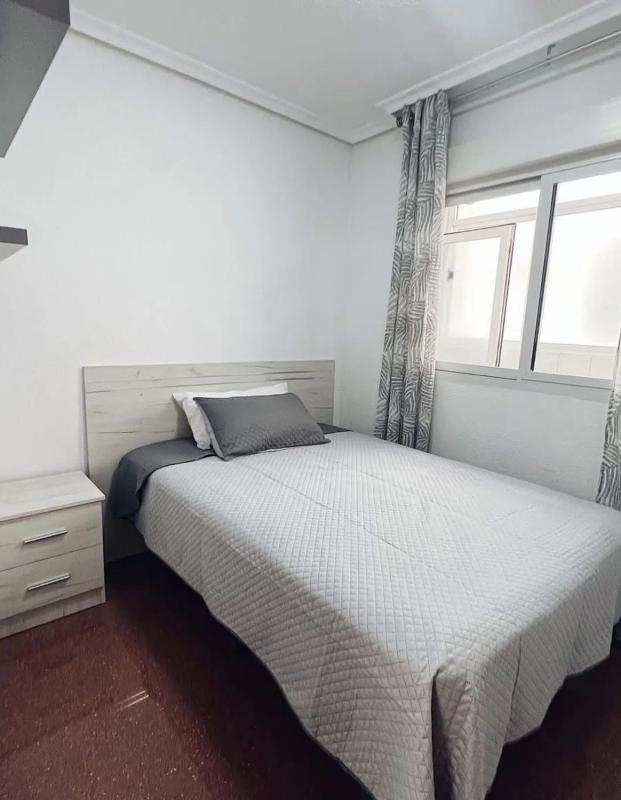 Sale of apartment in Calle Caballero de Rodas, 143, Torrevieja
 photo 3