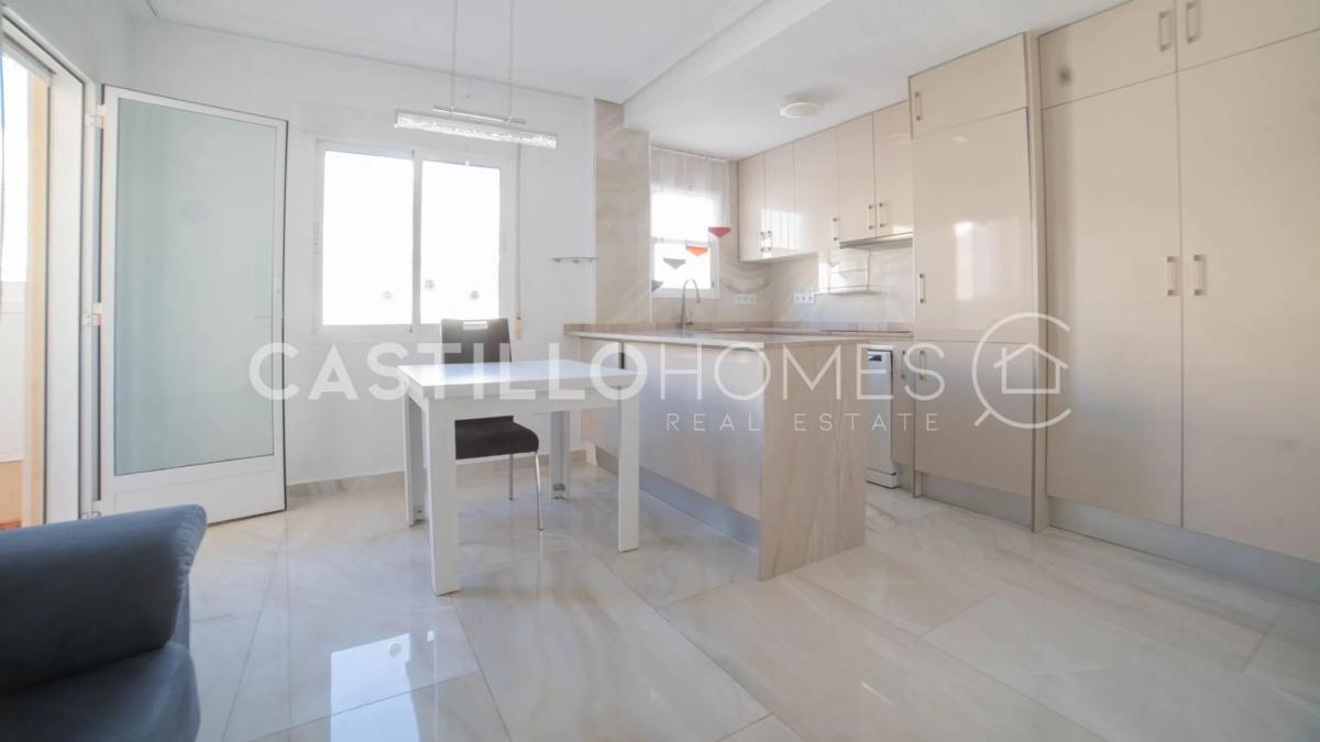 Penthouse sale in  Calle Félix Rodríguez de la Fuente, 8, Torrevieja photo 2