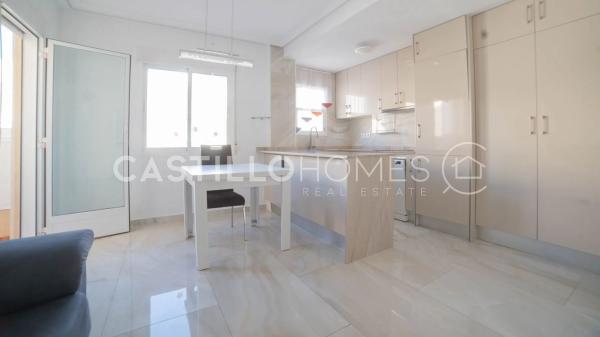 Ático en venta en  Calle Félix Rodríguez de la Fuente, 8, Torrevieja photo 2