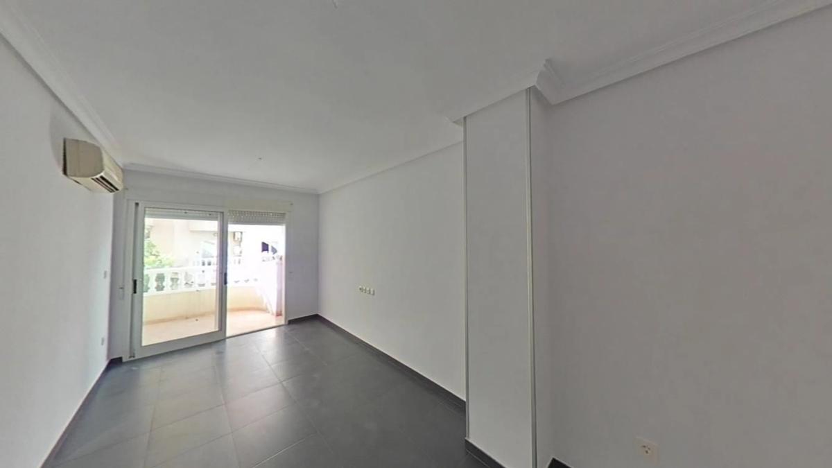 Venta de piso en Calle Radio Murcia, Torrevieja
photo 1