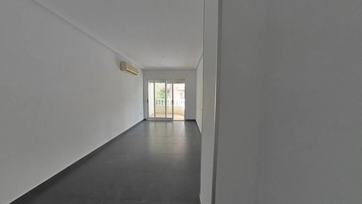 Venta de piso en Calle Radio Murcia, Torrevieja
photo 2