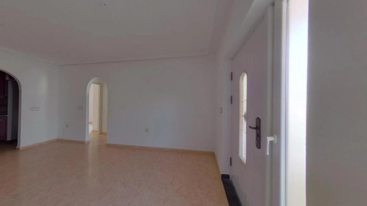 Venta de piso en Calle paris, Torrevieja
photo 3
