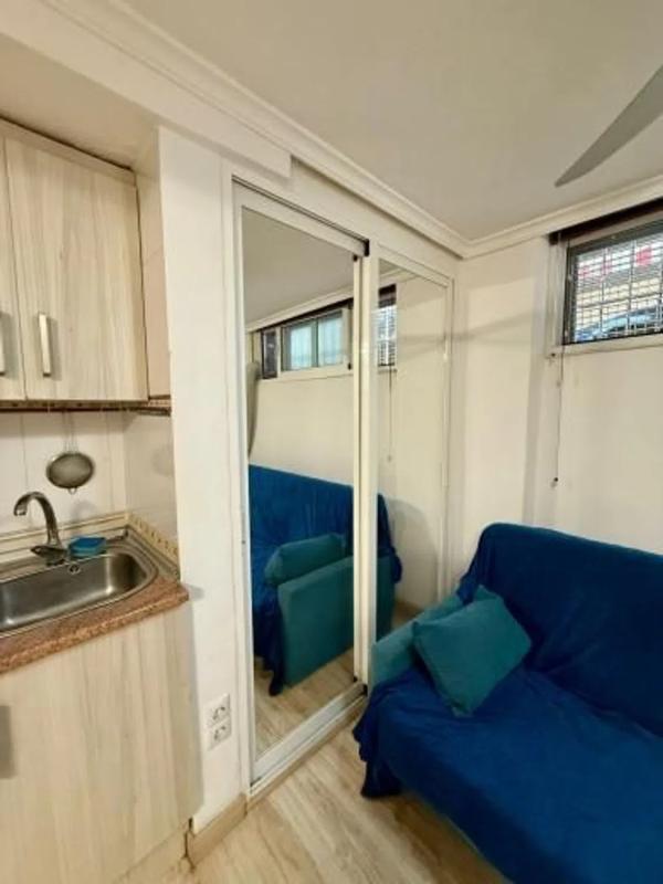 Venta de estudio en Calle Almudena, Torrevieja photo 4