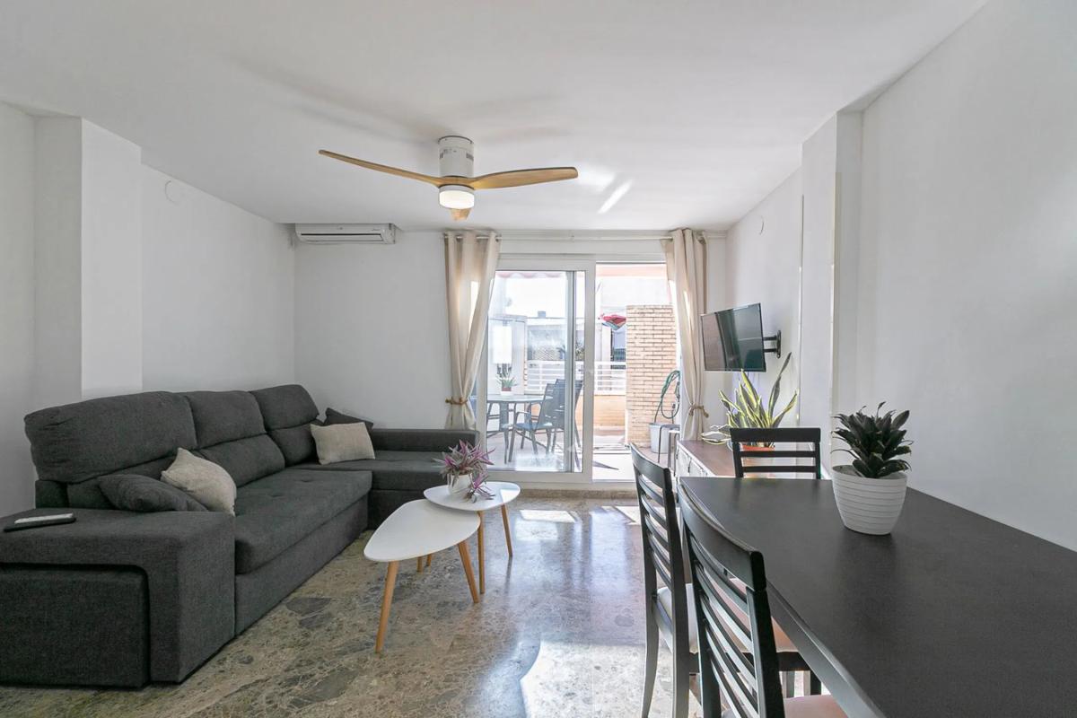 Venta de piso en Barrio Las Piscinas Naturales, Torrevieja
photo 2
