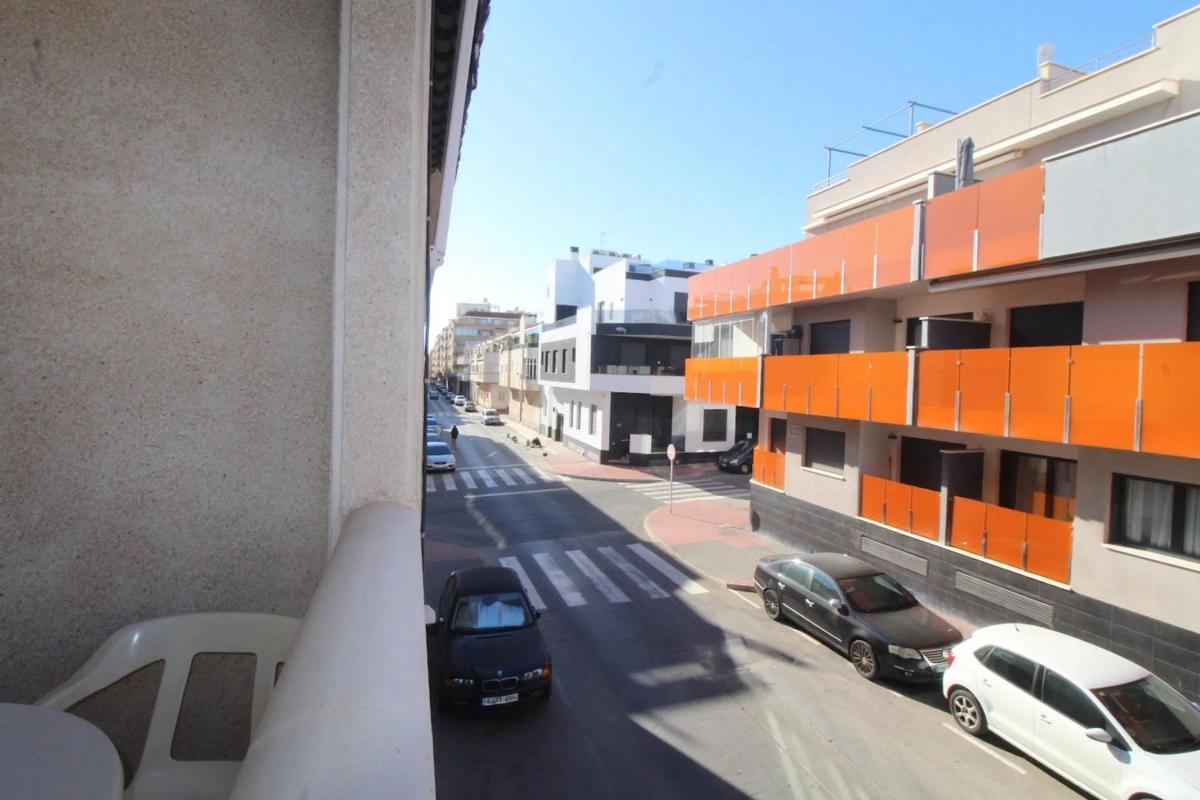 Sale of apartment in Calle Manuel Galián, Torrevieja
 photo 3