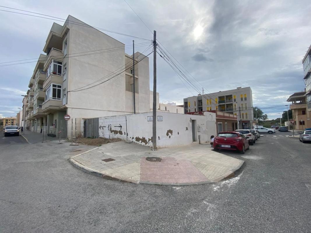 Terreno en venta en Elche / Elx, Alicante photo 3