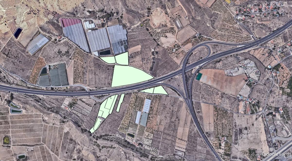 Terreno en venta en Elche / Elx, Alicante photo 1