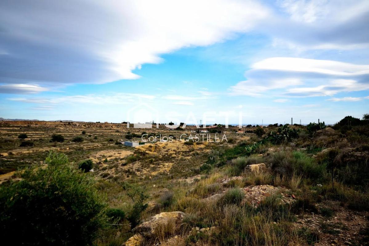 Terreno en venta en San Vicente del Raspeig, Alicante photo 2