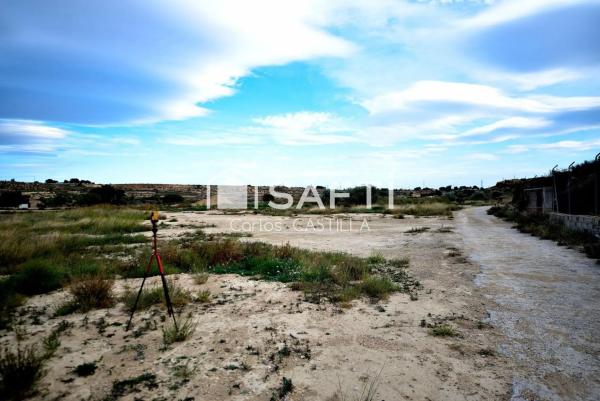 Terreno en calle la Carrasqueta thumbnail 2