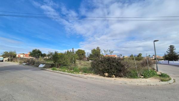 Terreno en calle Limoneros, 9 photo 1