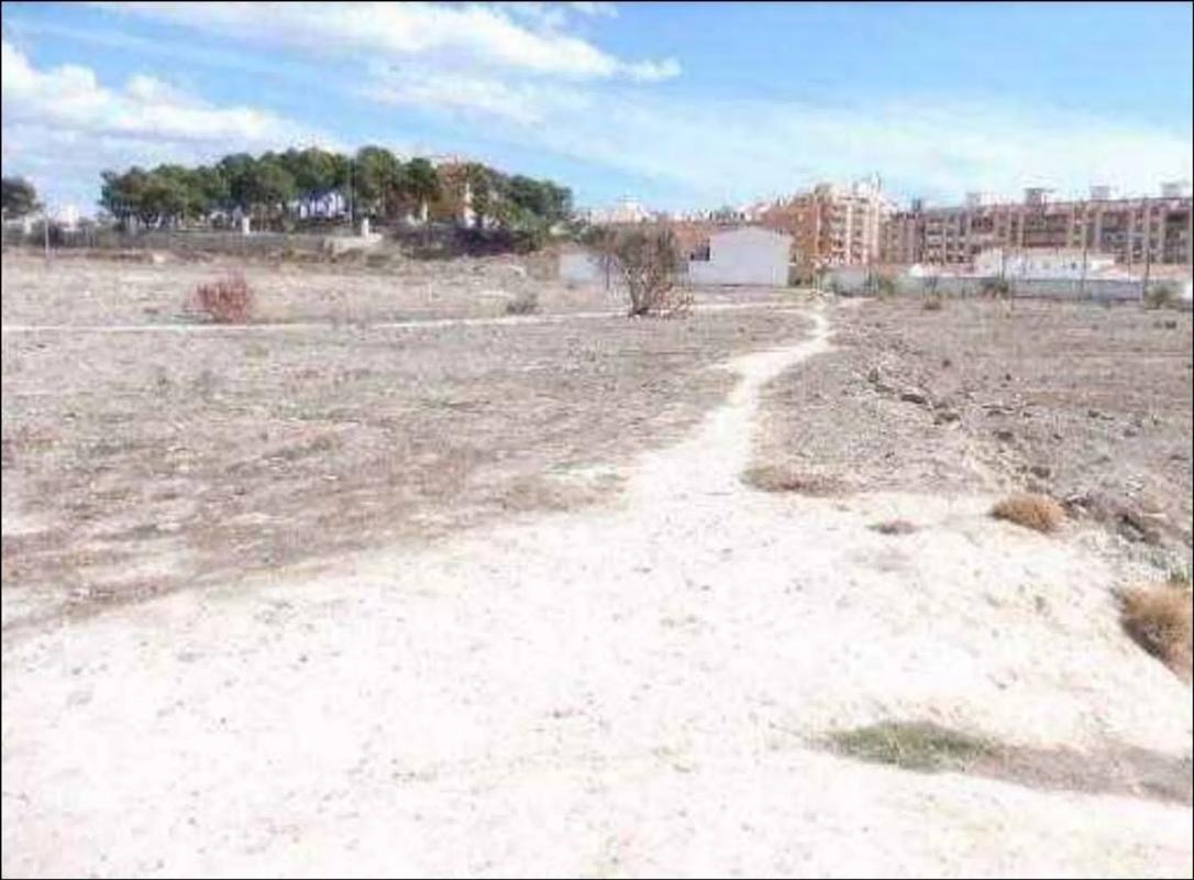Terreno en venta en La Villajoyosa / Vila Joiosa, Alicante photo 1