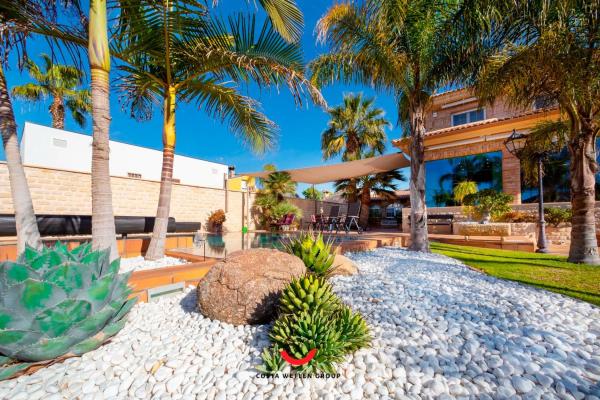 Independent chalet for sale in Calle Cactus, San Vicente del Raspeig
thumbnail 1
