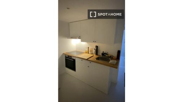 Mieszkanie do wynajęcia w Carrer d'Arbúcies , Barcelona thumbnail 1