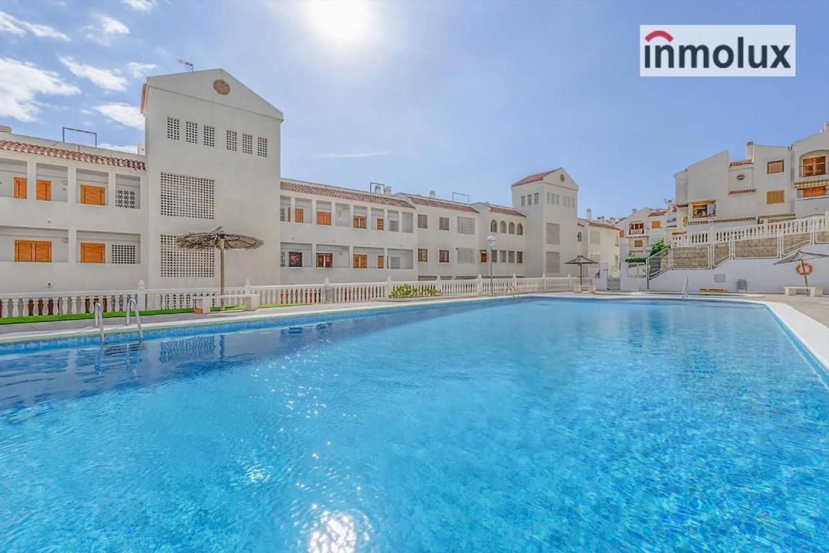 Venta de chalet adosado en Calle Islas Baleares , Elche / Elx photo 4