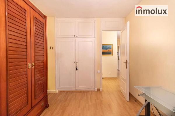 Venta de piso en Avenida del Doctor Gadea, Alicante / Alacant
thumbnail 1