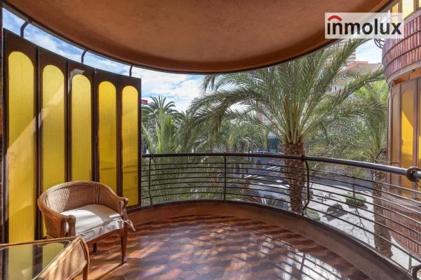 Venta de piso en Plaza de los Luceros, Alicante / Alacant
photo 1