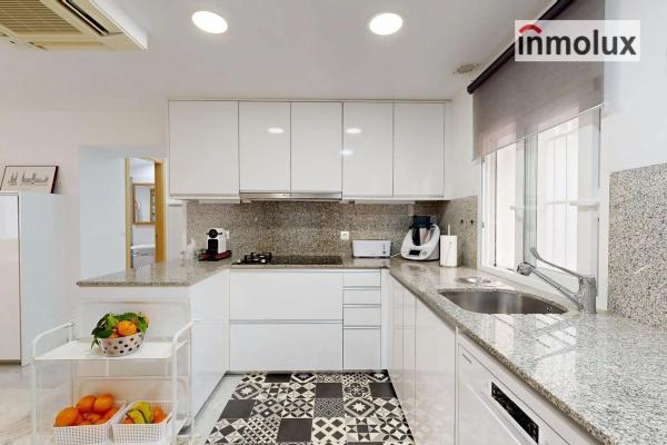 Independent chalet for sale in Calle Pintor Parrilla, Alicante
 photo 1
